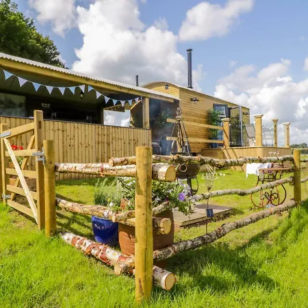 High Rigg Shepherd's Retreat بيت للعطل