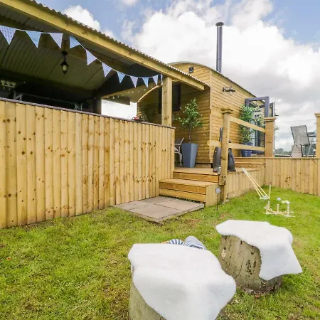 High Rigg Shepherd's Retreat بيت للعطل
